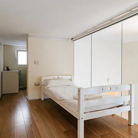 Madame Apartament *
